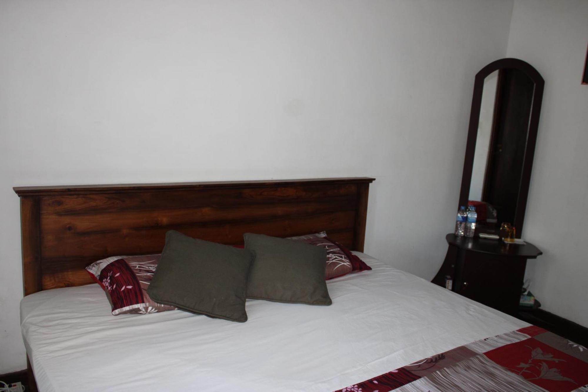 Hotel Olideb Gedara à Negombo Extérieur photo