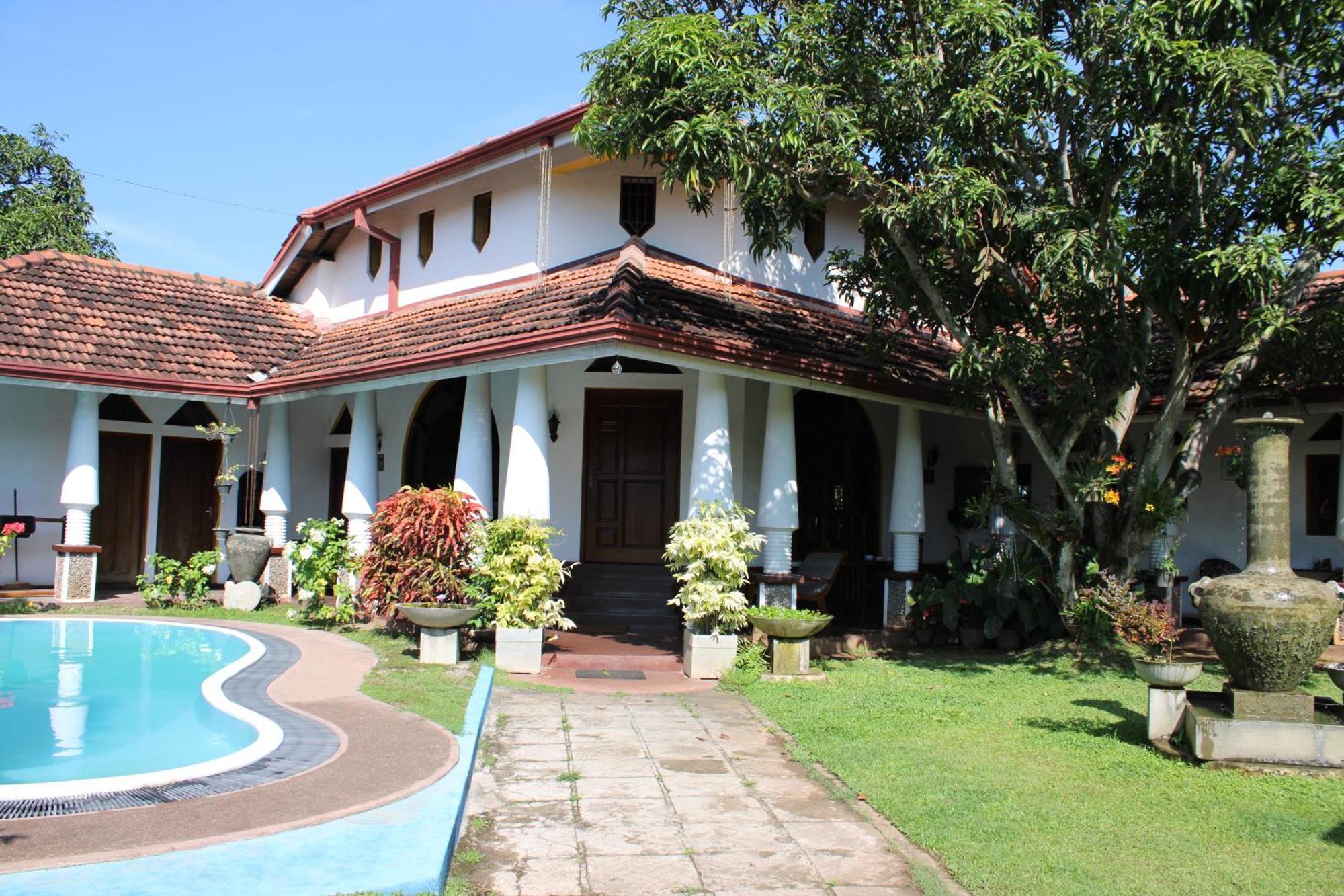 Hotel Olideb Gedara à Negombo Extérieur photo