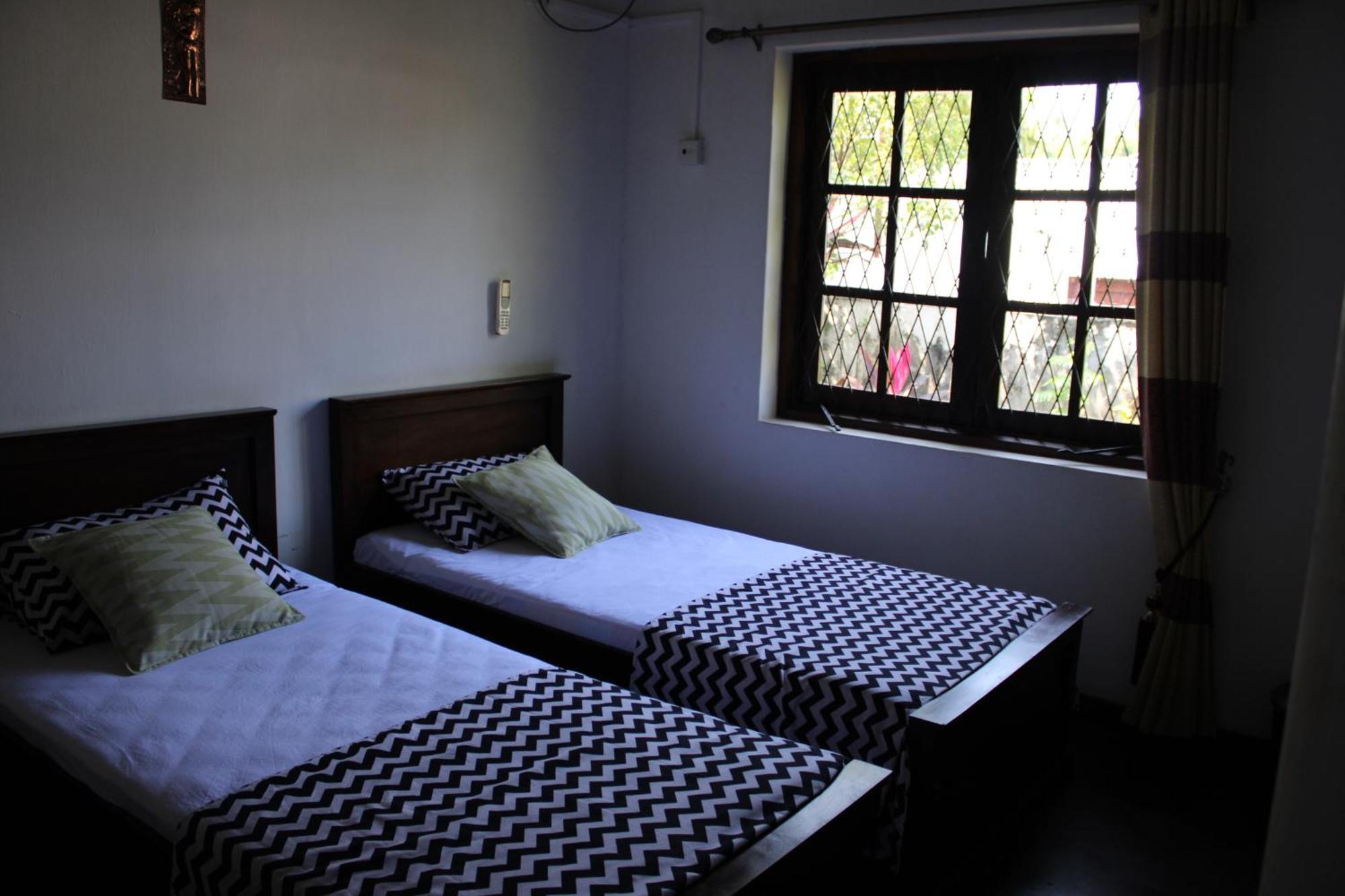 Hotel Olideb Gedara à Negombo Extérieur photo
